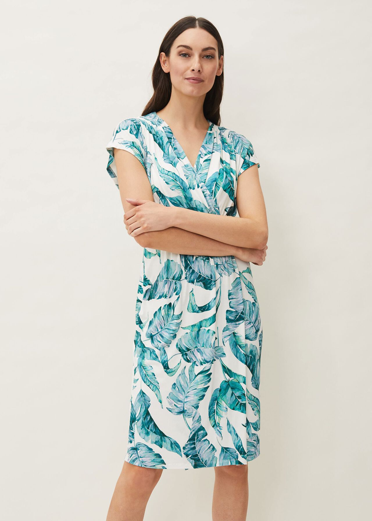 Kurzärmeliges, figurbetontes Jerseykleid mit Palmen-Print |