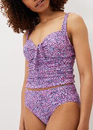 Alivia Brief