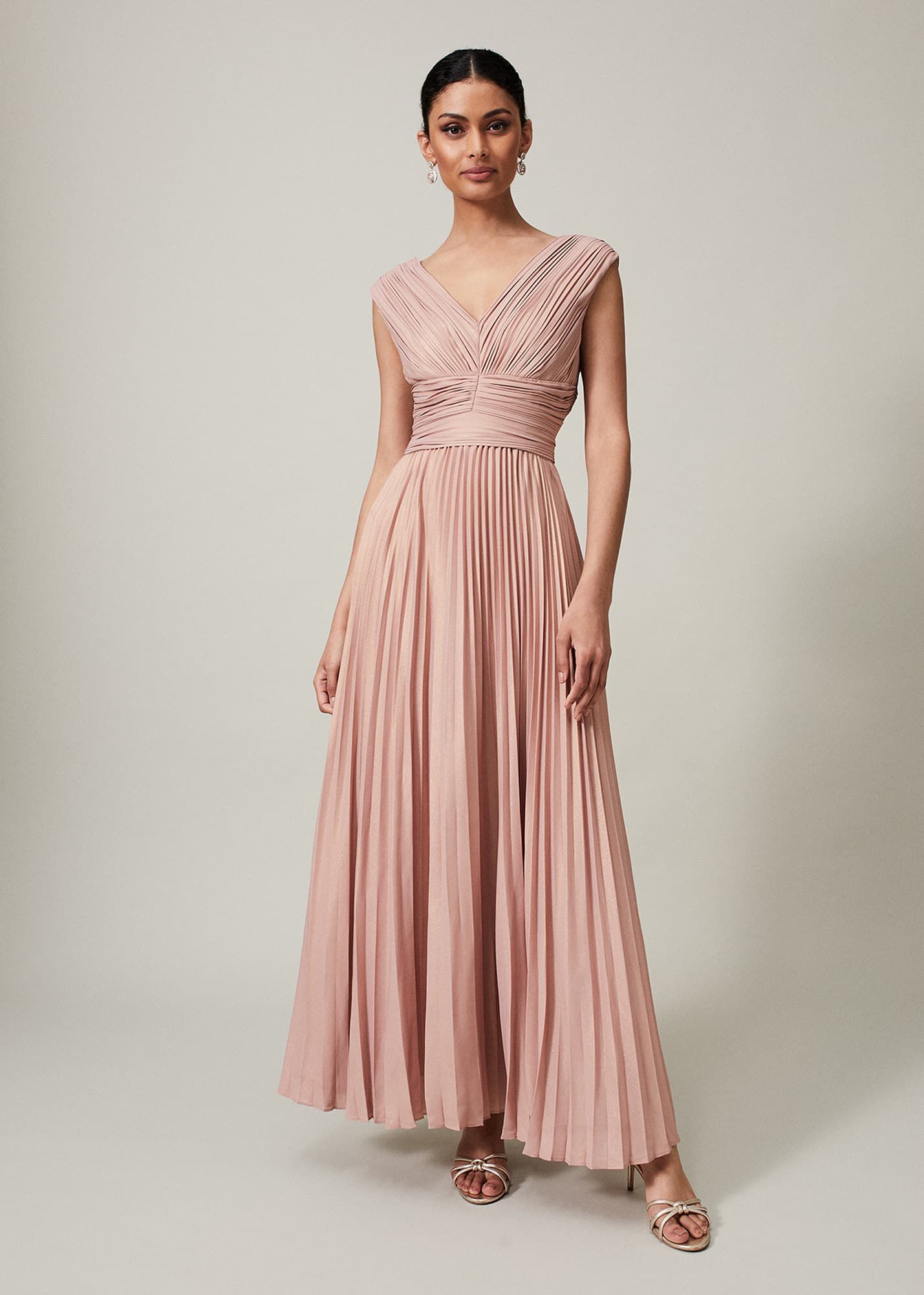 Issa olivia deep on sale v maxi dress champagne