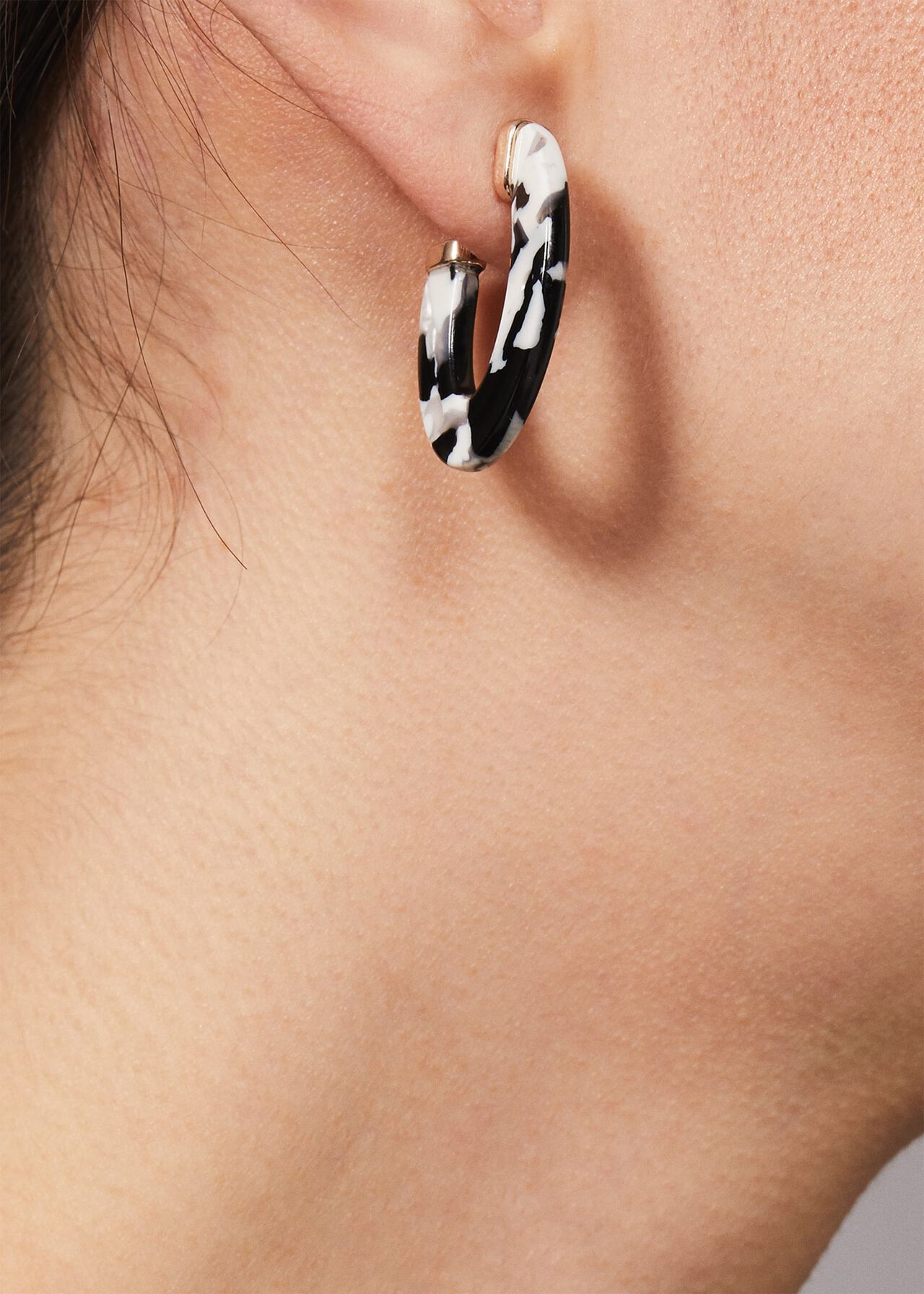 Nat Monochrome Resin Hoop Earrings