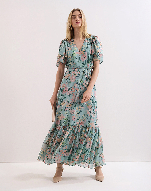 Woman wearing Phase Eight mother of the bride style
