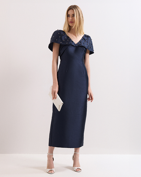 Woman wearing Phase Eight outfit