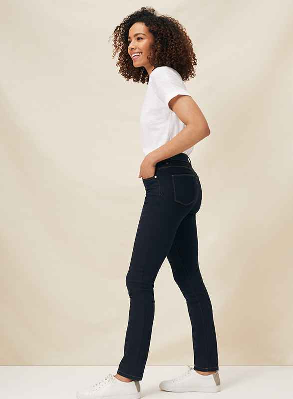 Mid wash wide leg jeans with white shirt