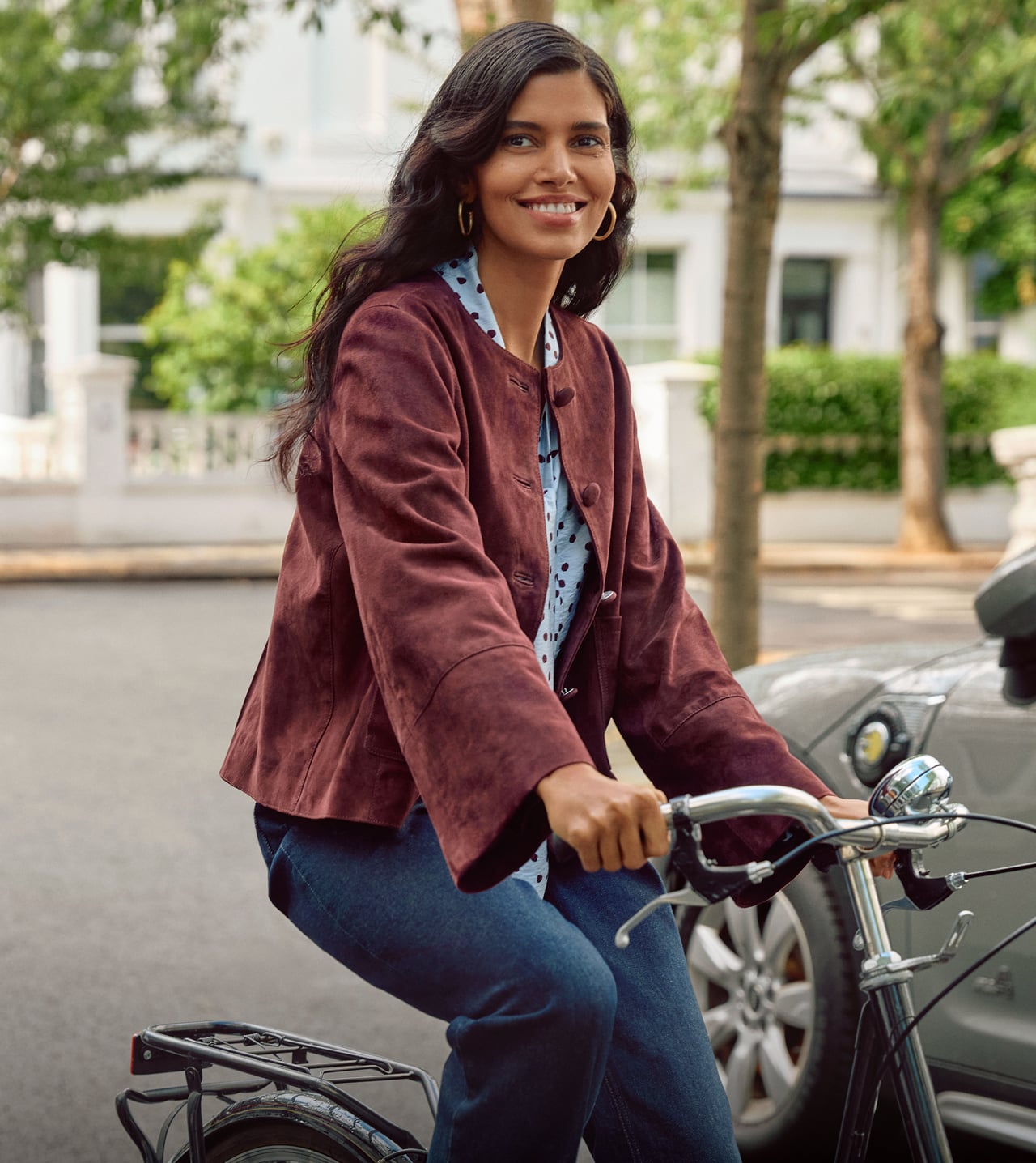 Woman wearing Phase Eight outfit