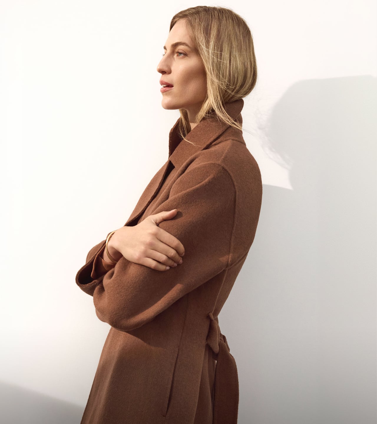 Woman wearing Phase Eight outfit