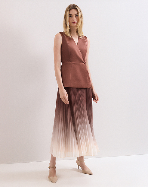 Woman wearing Phase Eight outfit