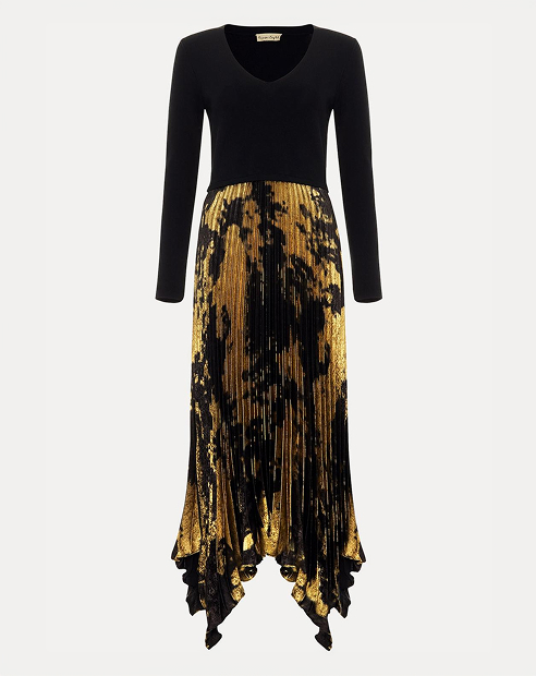 Woman wearing Phase Eight outfit