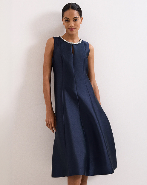 Woman wearing Phase Eight outfit